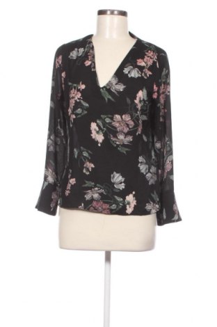 Дамска блуза Gina Tricot, Размер XS, Цвят Многоцветен, Цена 4,05 лв.
