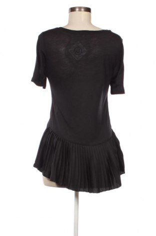 Дамска блуза Nikkie, Размер XS, Цвят Черен, Цена 34,00 лв.