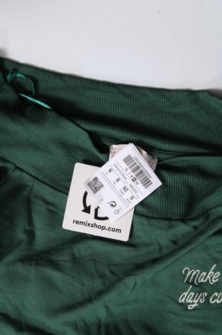 Дамска блуза Pull&Bear, Размер S, Цвят Зелен, Цена 31,00 лв.