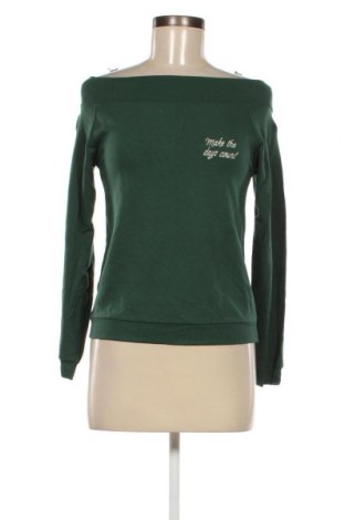 Дамска блуза Pull&Bear, Размер S, Цвят Зелен, Цена 8,37 лв.