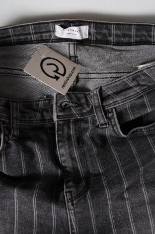 Damen Jeans Distrikt Norrebro, Größe M, Farbe Grau, Preis 4,45 €