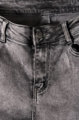 Дамски дънки Fashion Jeans, Размер M, Цвят Сив, Цена 14,75 лв.