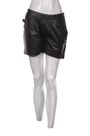 Γυναικείο κοντό δερμάτινο παντελόνι Pulz Jeans, Μέγεθος M, Χρώμα Μαύρο, Τιμή 14,95 €