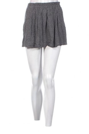 Γυναικείο κοντό παντελόνι Brandy Melville, Μέγεθος L, Χρώμα Μαύρο, Τιμή 7,67 €