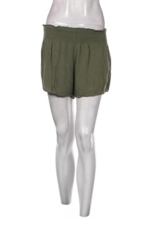 Γυναικείο κοντό παντελόνι Garage, Μέγεθος M, Χρώμα Πράσινο, Τιμή 7,67 €