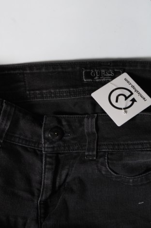 Γυναικείο κοντό παντελόνι Guess, Μέγεθος S, Χρώμα Μαύρο, Τιμή 10,27 €