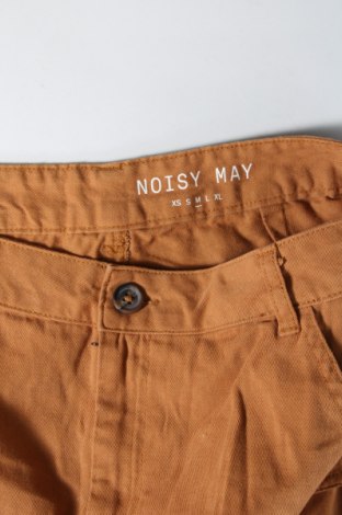 Дамски къс панталон Noisy May, Размер M, Цвят Бежов, Цена 11,40 лв.
