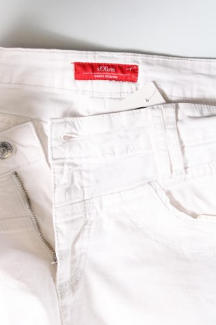 Дамски къс панталон S.Oliver, Размер XS, Цвят Бял, Цена 24,00 лв.