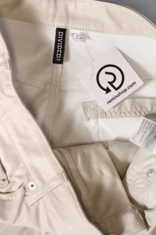 Дамски кожен панталон H&M Divided, Размер XL, Цвят Екрю, Цена 29,01 лв.