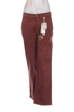 Дамски панталон Deerberg, Размер L, Цвят Червен, Цена 146,00 лв.