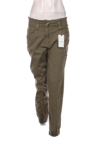 Pantaloni de femei Piazza Italia, Mărime L, Culoare Verde, Preț 46,91 Lei