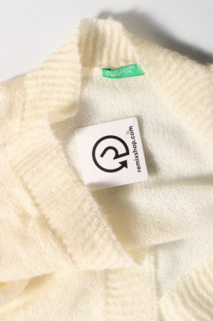 Damski sweter United Colors Of Benetton, Rozmiar M, Kolor ecru, Cena 20,67 zł