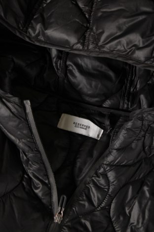 Γυναικείο μπουφάν Reserved, Μέγεθος S, Χρώμα Μαύρο, Τιμή 29,67 €