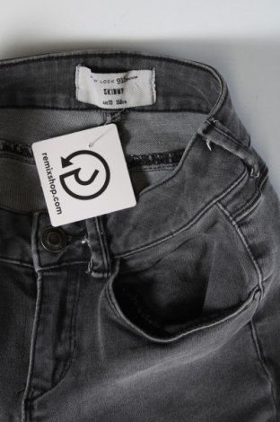 Dziecięce jeansy New Look, Rozmiar 11-12y/ 152-158 cm, Kolor Szary, Cena 15,35 zł