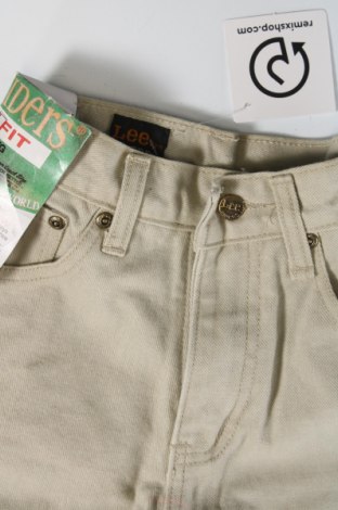 Детски къс панталон Lee, Размер 7-8y/ 128-134 см, Цвят Бежов, Цена 18,70 лв.