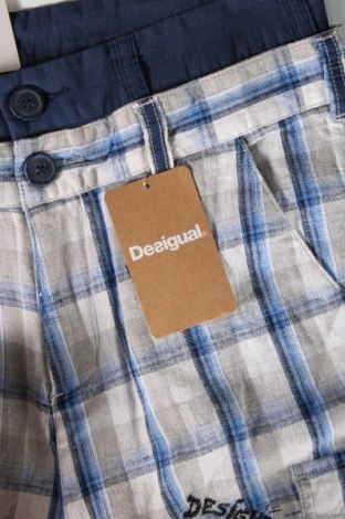 Ανδρικό κοντό παντελόνι Desigual, Μέγεθος S, Χρώμα Πολύχρωμο, Τιμή 12,56 €