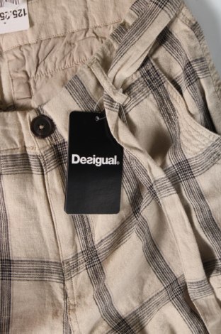 Мъжки къс панталон Desigual, Размер M, Цвят Бежов, Цена 87,00 лв.