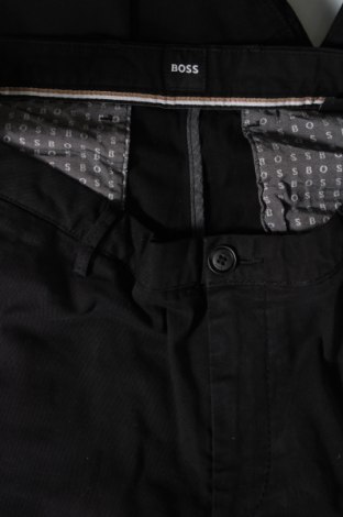 Мъжки панталон BOSS, Размер L, Цвят Черен, Цена 39,20 лв.