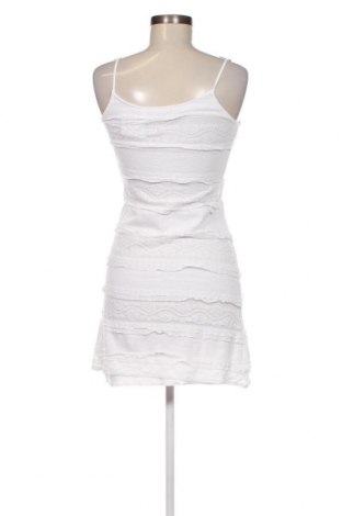 Sukienka Blanc Du Nil, Rozmiar M, Kolor Biały, Cena 64,37 zł