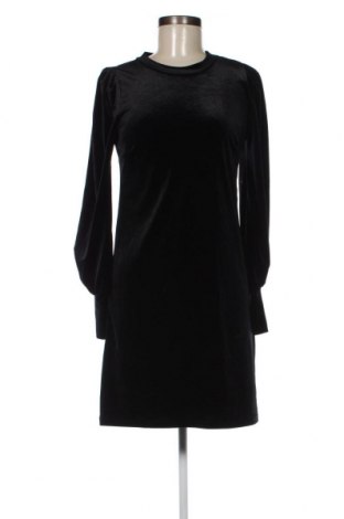 Šaty  Gina Tricot, Velikost S, Barva Černá, Cena  121,00 Kč
