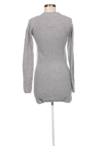 Рокля Zara Knitwear, Размер M, Цвят Сив, Цена 9,36 лв.