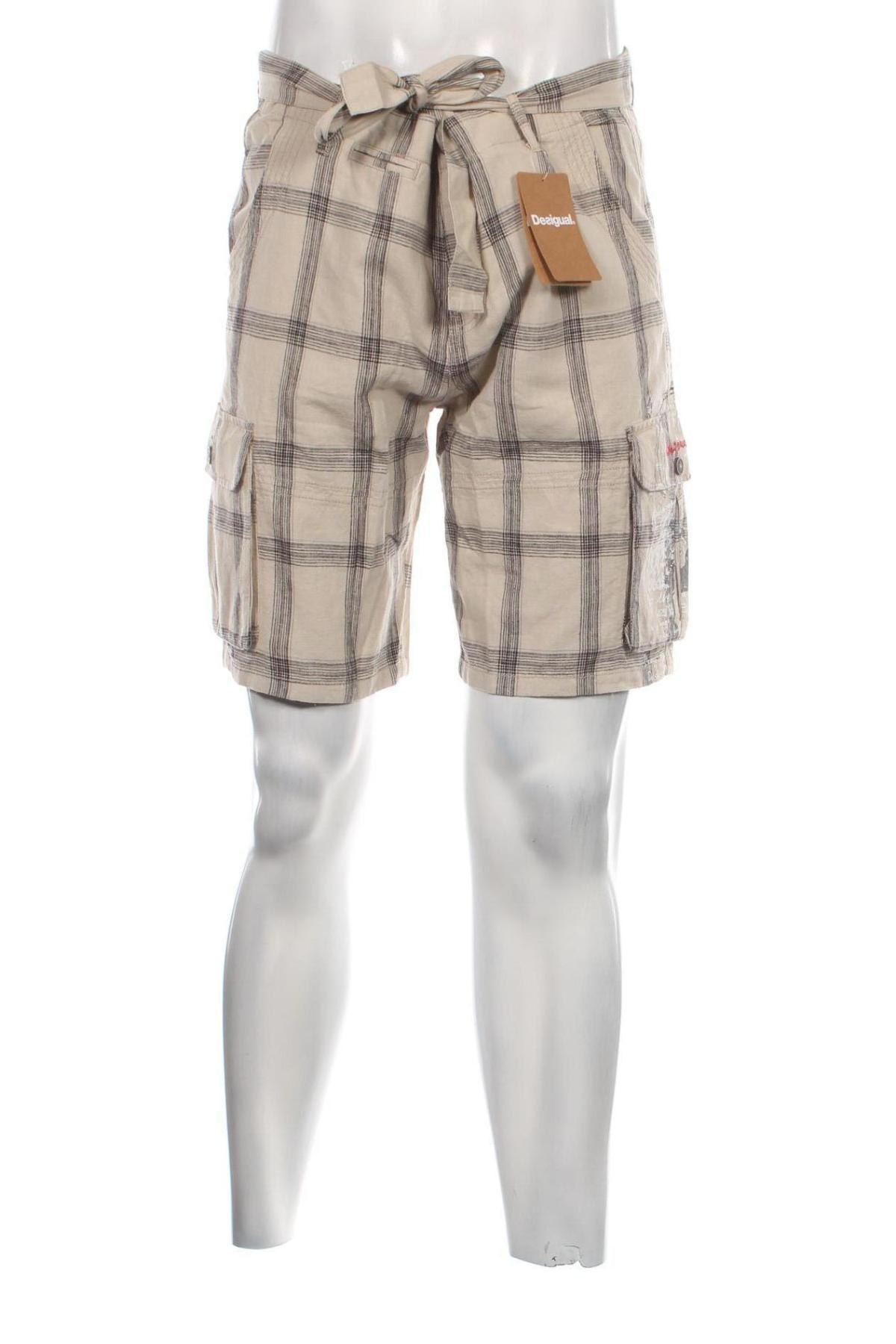 Мъжки къс панталон Desigual, Размер L, Цвят Бежов, Цена 23,49 лв.