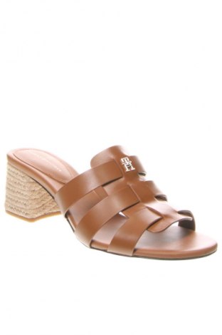 Papuci Tommy Hilfiger, Mărime 41, Culoare Maro, Preț 764,99 Lei