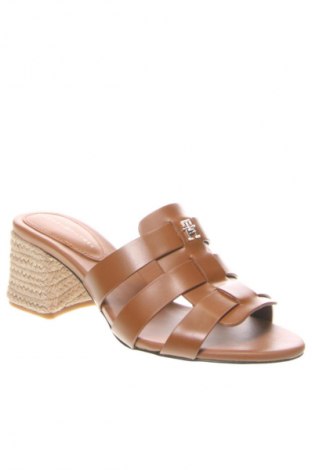 Pantolette Tommy Hilfiger, Größe 38, Farbe Braun, Preis 117,99 €