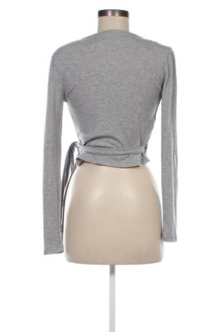 Damen Shirt Stradivarius, Größe M, Farbe Grau, Preis 6,99 €