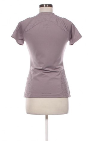 Damen T-Shirt Nike, Größe S, Farbe Lila, Preis 35,29 €