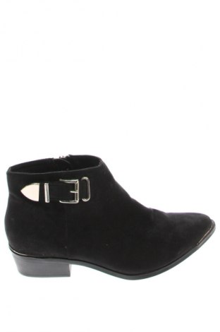 Damen Stiefeletten Pull&Bear, Größe 37, Farbe Schwarz, Preis 24,46 €