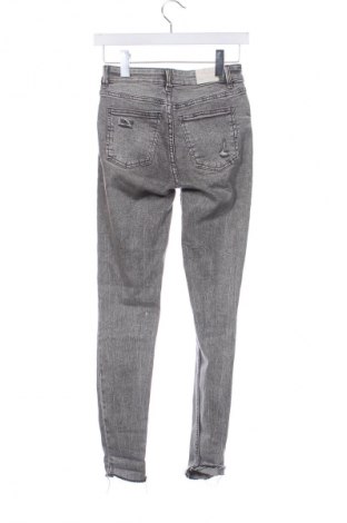 Damen Jeans Bershka, Größe XS, Farbe Grau, Preis € 14,83