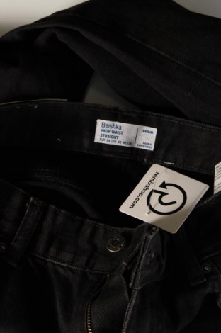 Γυναικείο Τζίν Bershka, Μέγεθος S, Χρώμα Μαύρο, Τιμή 14,83 €