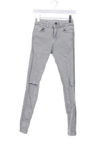 Damskie jeansy Bershka, Rozmiar S, Kolor Niebieski, Cena 67,41 zł