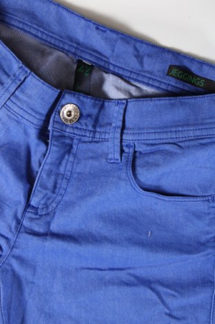 Damskie jeansy United Colors Of Benetton, Rozmiar L, Kolor Niebieski, Cena 72,99 zł