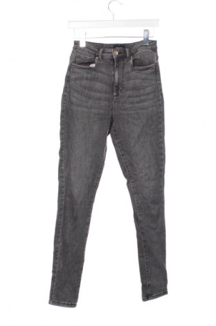 Damen Jeans Vero Moda, Größe S, Farbe Grau, Preis 23,99 €