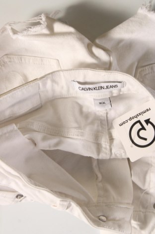 Dámské kraťasy  Calvin Klein Jeans, Velikost S, Barva Bílá, Cena  608,00 Kč