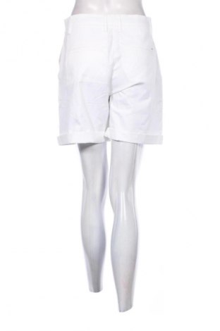 Pantaloni scurți de femei Tommy Hilfiger, Mărime M, Culoare Alb, Preț 326,99 Lei