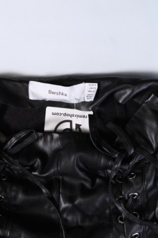 Damen Lederhose Bershka, Größe S, Farbe Schwarz, Preis € 74,99