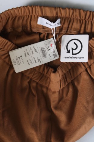 Pantaloni de femei Reserved, Mărime XS, Culoare Maro, Preț 194,50 Lei