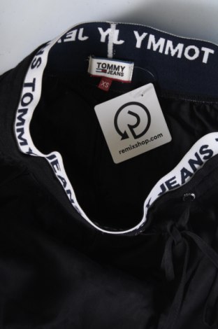 Дамски панталон Tommy Jeans, Размер XS, Цвят Черен, Цена 82,11 лв.