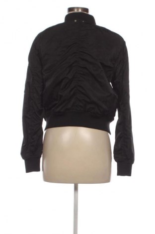 Geacă de femei Pull&Bear, Mărime L, Culoare Negru, Preț 36,99 Lei