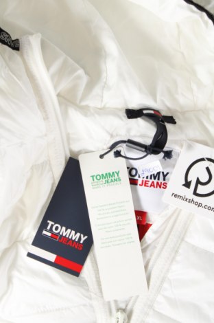 Γυναικείο μπουφάν Tommy Jeans, Μέγεθος XL, Χρώμα Λευκό, Τιμή 239,99 €