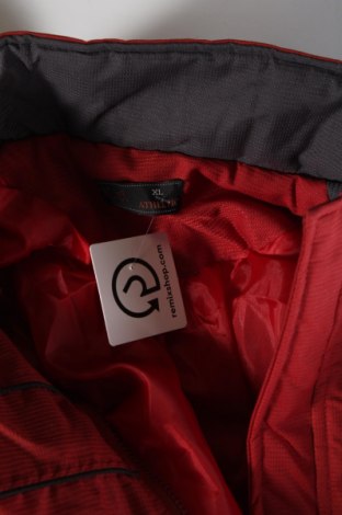 Herrenjacke, Größe XL, Farbe Rot, Preis € 18,99