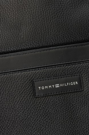 Раница Tommy Hilfiger, Цвят Черен, Цена 254,99 лв.