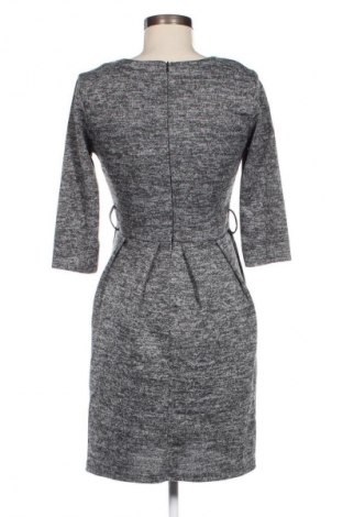 Kleid, Größe M, Farbe Grau, Preis 20,99 €