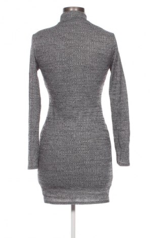 Kleid, Größe M, Farbe Grau, Preis 10,99 €