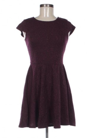 Kleid Atmosphere, Größe M, Farbe Lila, Preis 20,99 €