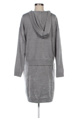 Kleid Edc By Esprit, Größe XXL, Farbe Grau, Preis 33,99 €