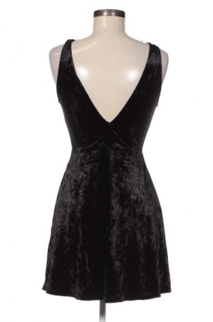 Kleid H&M Divided, Größe S, Farbe Schwarz, Preis 9,99 €